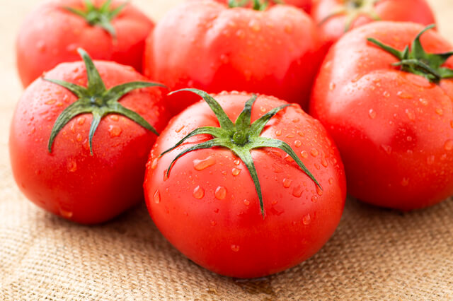 スギ花粉症の方はトマトに注意