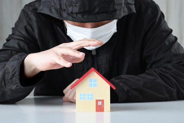 まずはセルフチェック！空き巣の前兆・下見のサイン10選