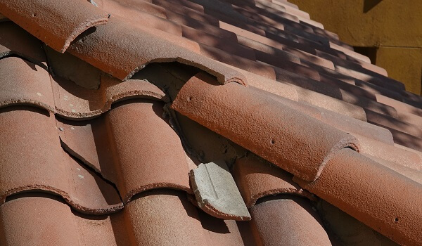 .屋根の種類別で見る「補修サイン」とは