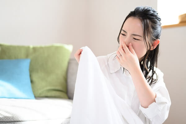 衣類やタオルの生乾き臭を消すには｜すぐにできる対処法と予防策を紹介
