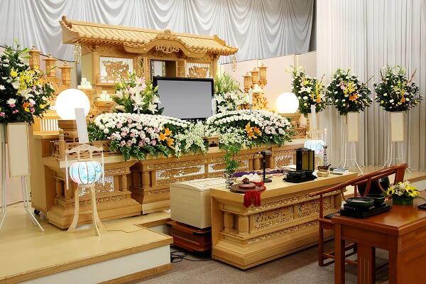 葬儀について｜仏教宗派ごとに異なるお葬式の特徴やマナーとは？