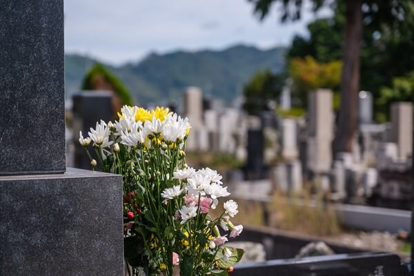 墓じまいにかかる費用はいくら？相場や内訳、払えない場合の対応についても解説