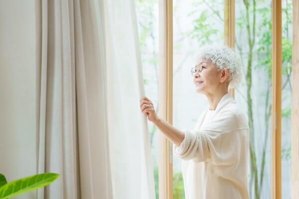 老人の一人暮らしは寂しい？「孤独な老後」を回避するための寂しさ解消法