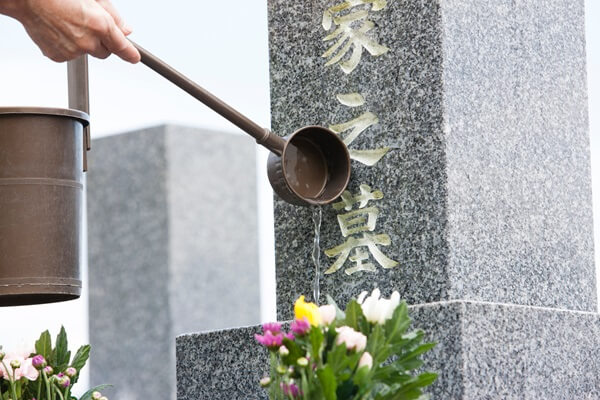 お墓の管理とは何をすること？