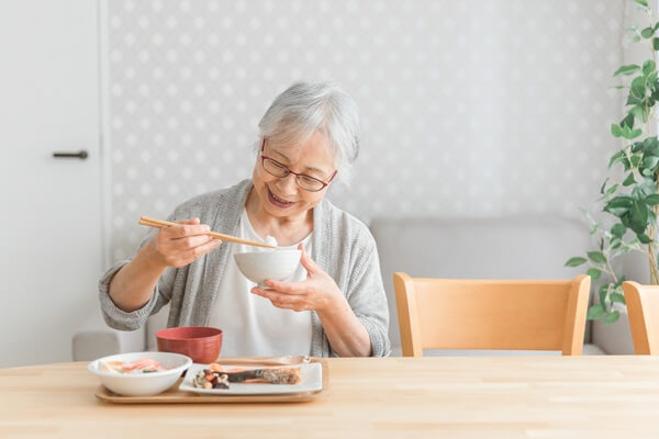 親と離れて暮らすときの心配ごと