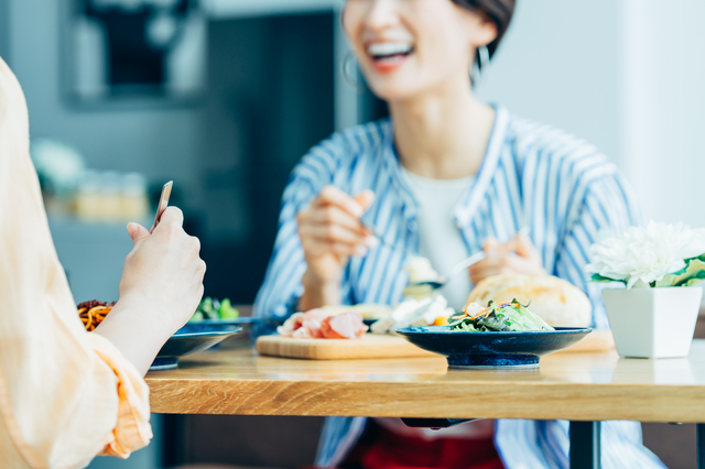 食事の時間を楽しむ工夫を