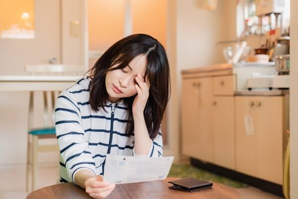 専業主婦が離婚したら医療保険や年金はどうなる？手続きや注意点を徹底解説