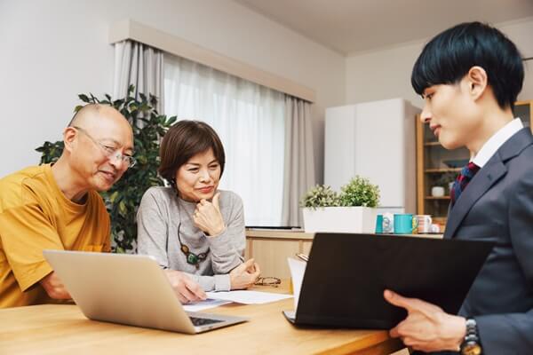 老後のお金について不安があればプロへの相談もおすすめ