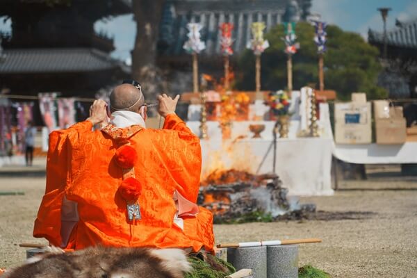 雛人形をお焚き上げ供養する流れ