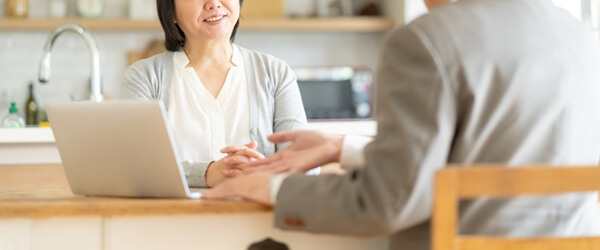孤独な「おひとりさま」の将来に備えるには