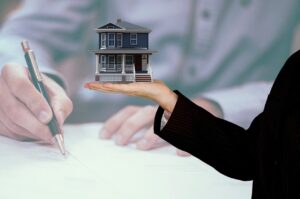 不動産担保ローンを家族に内緒で利用する方法とは？事前に知っておくべき注意点も解説