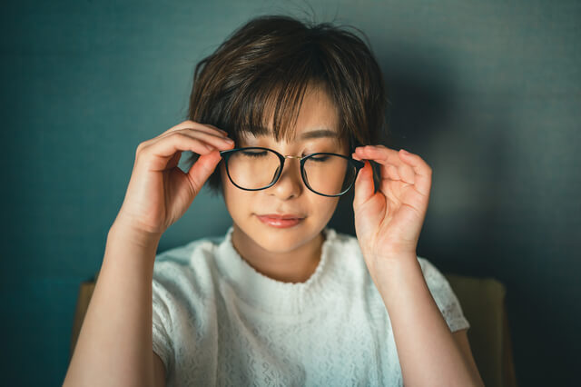 眼鏡が合っていないと思わせる要素とは？