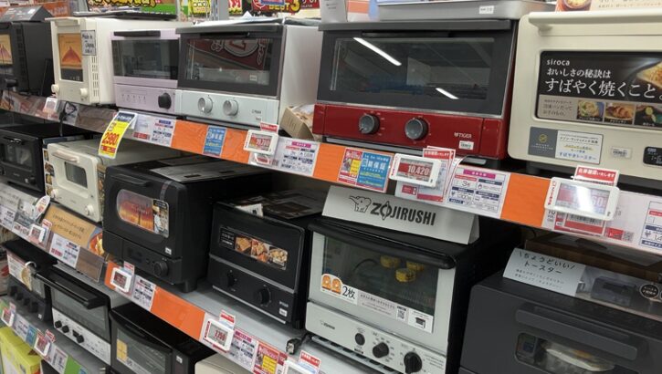 冬の朝食シーズンに人気上昇。トースターの棚に「初売りセール」の文字が並ぶ場合も