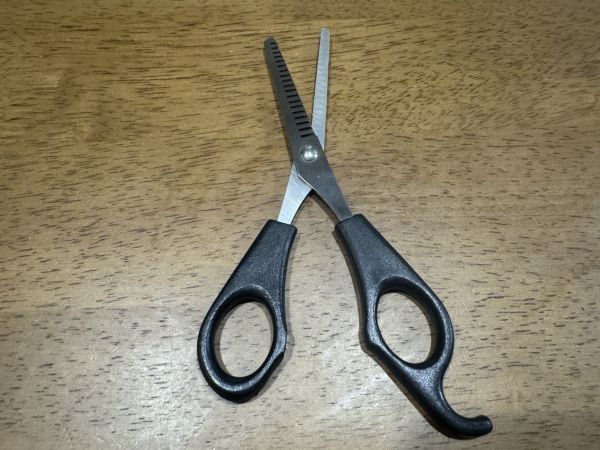 すきバサミ