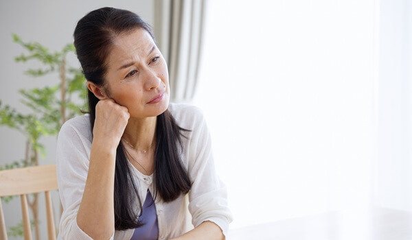 60代女性お悩みランキングをチェック！気になる健康やお金の悩みを解説