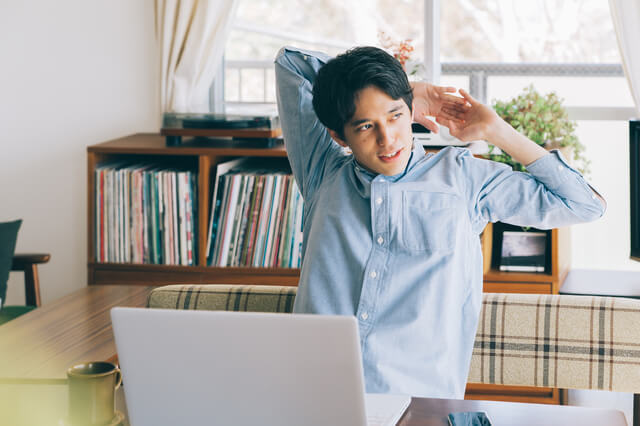 オフィスでも無理なく続けるストレッチのコツ