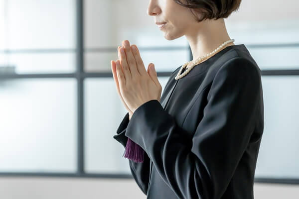 親の死から立ち直るにはどのくらいの期間がかかる？対処法もご紹介