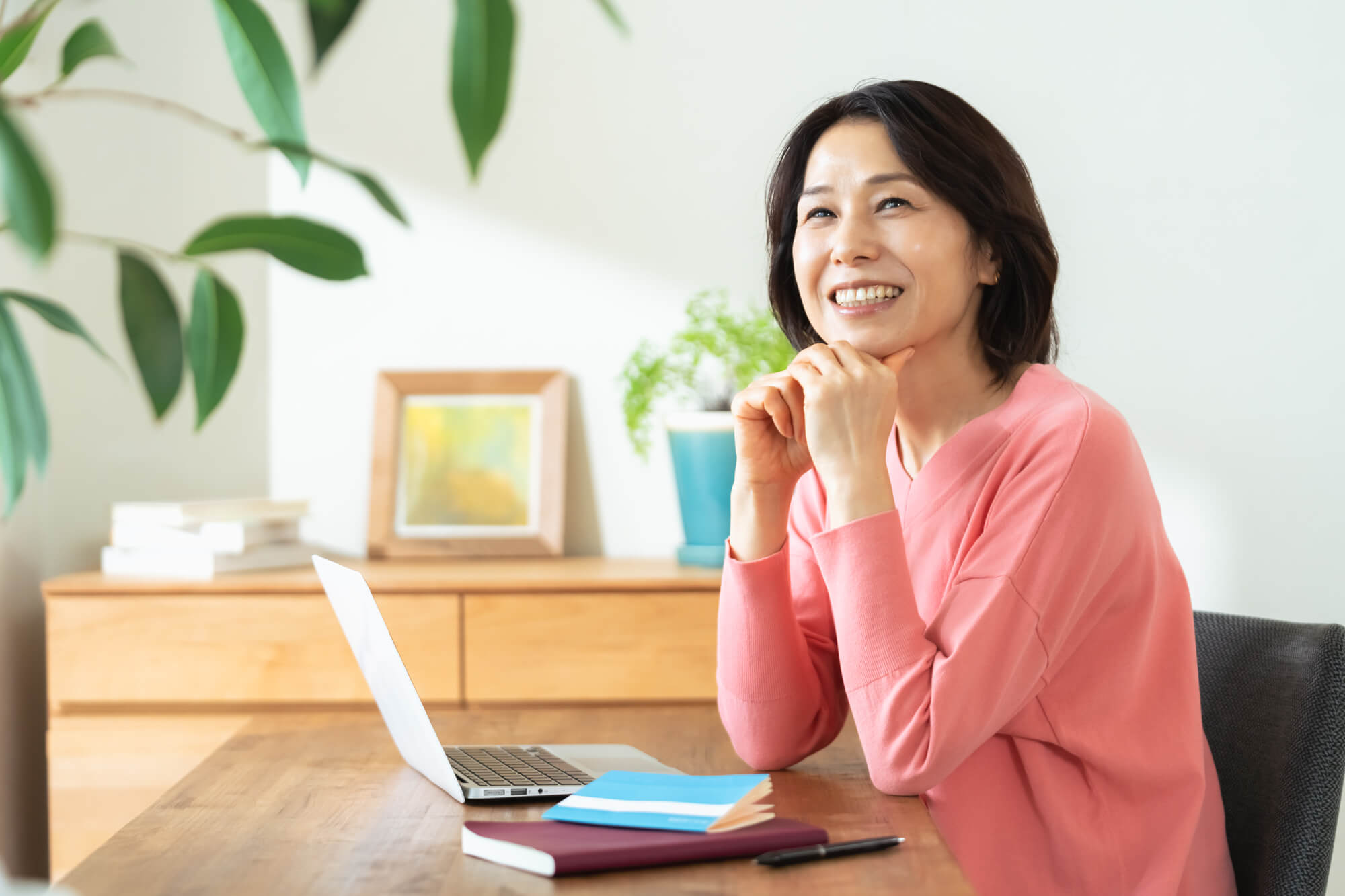 みんなが「資産形成」をはじめたきっかけ…定年退職→年金生活で日常がガラッと変わる60代の事例【FPが解説】