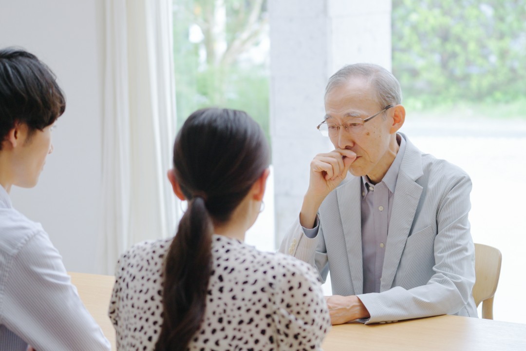 実家相続、後悔しない選択を…住む？貸す？売る？それぞれのメリット・デメリット徹底比較【弁護士が解説】