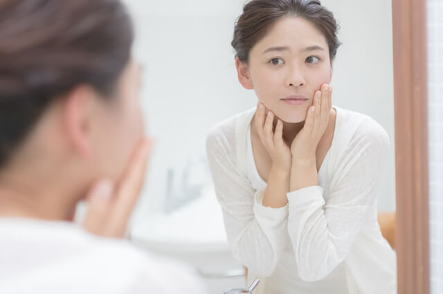 40代からのスキンケアは乾燥対策！お肌の変化を感じたら必要なこと