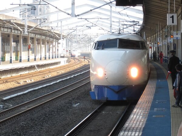 特定のきっぷで可能な「途中下車のルール」とは