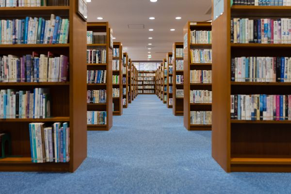 図書館は本を借りるだけじゃない！意外と知らない無料サービス徹底活用術