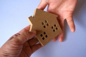 遺言書で指定する不動産相続の成功例・失敗例と注意点…「実家を○○に継がせたい」を確実に実現する方法【司法書士が解説】