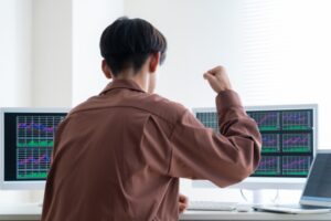 個人投資家は法人化すると「無職」扱いを解消できる？メリット・デメリットと判断の目安を解説