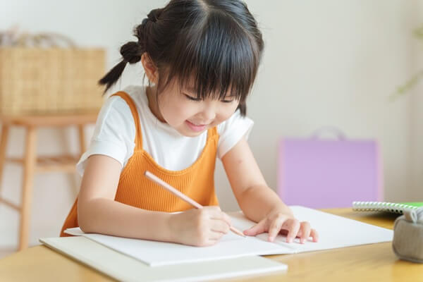 子どもの習い事費用を半減も！オンライン教材比較＆無料講座活用術