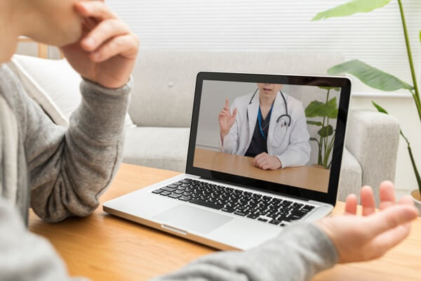 オンライン診療で交通費・時間・診察料を 節約する方法