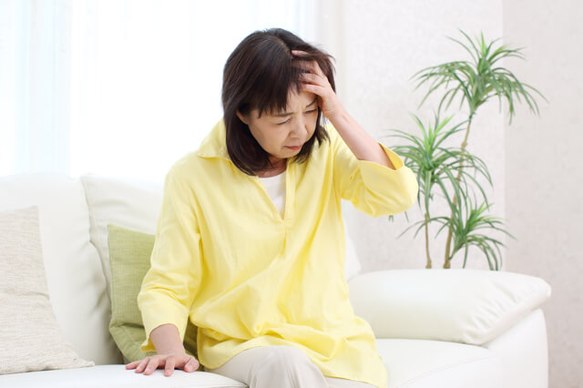 ストレートネックが引き起こす可能性のある症状