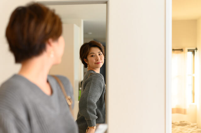 見た目でわかる!ストレートネックの簡単チェック方法