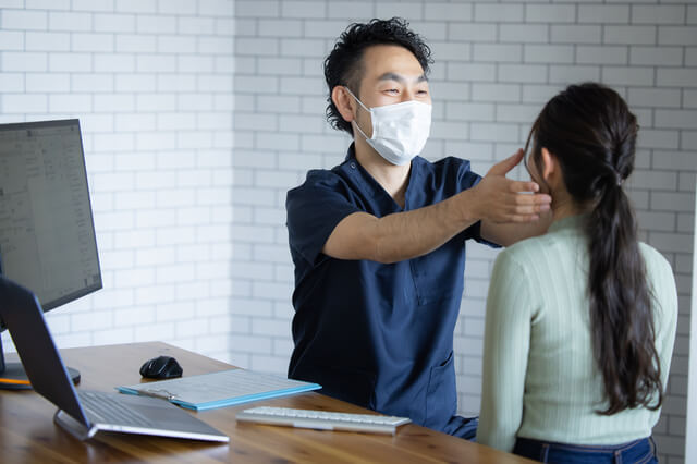 ストレートネックがつらい時はどこに相談すべき?