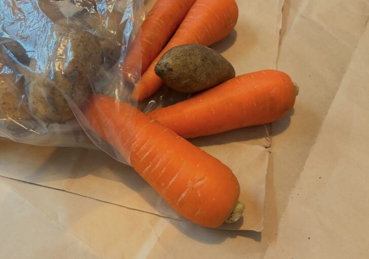 慌てず慎重に！安定を意識すれば袋いっぱい詰められる