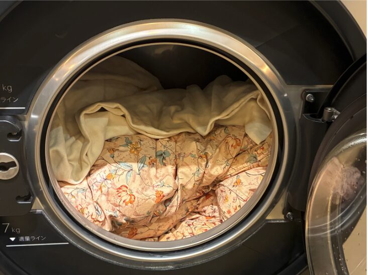 詰めすぎは汚れ残りや機械トラブルのもと。洗濯槽の8〜9割がベストです。