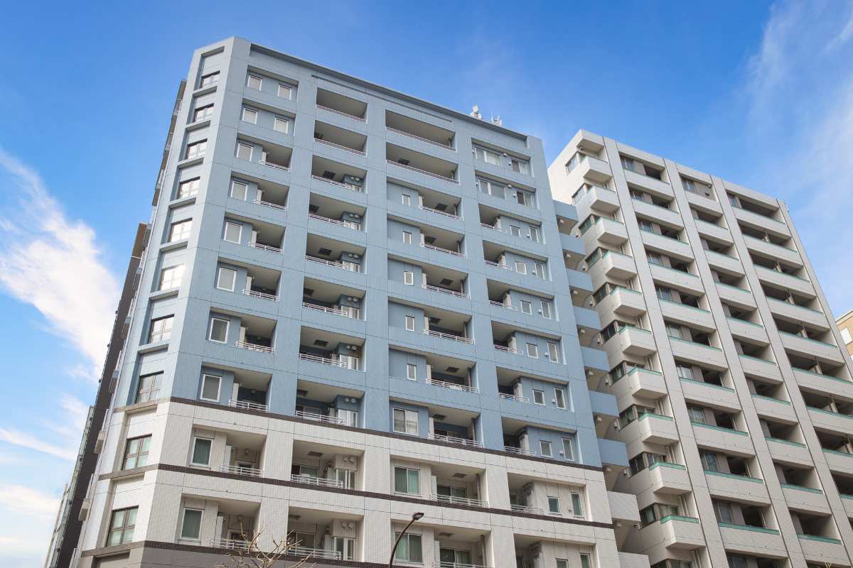 知らないと損する「マンション相続」の落とし穴…戸建てにはない費用・義務・責任に注意【弁護士が解説】