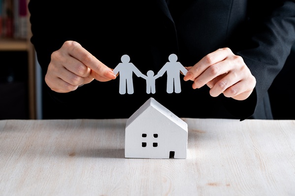 〈不動産相続〉家族で揉めるなんて絶対にイヤ…不動産を守り、次世代へつなぐ「家族信託」の効果【司法書士が解説】