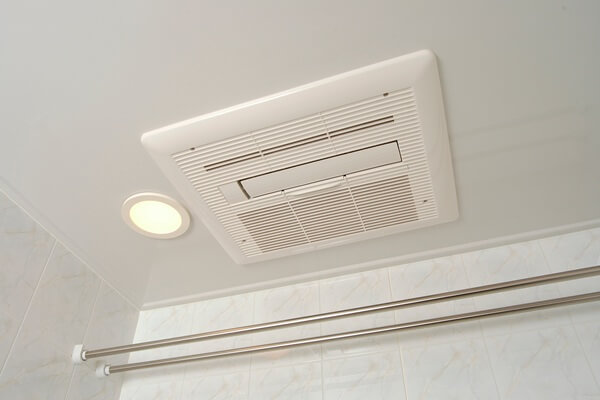 浴室乾燥機交換はどこに頼む？費用相場と業者の選び方を解説