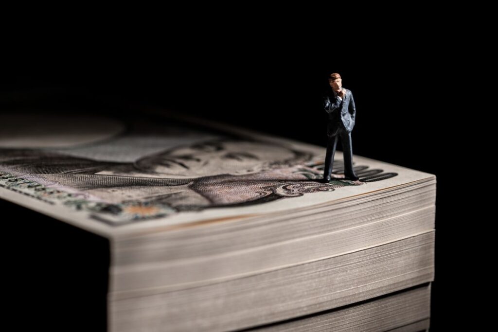 後継者が直面する資金負担の実際