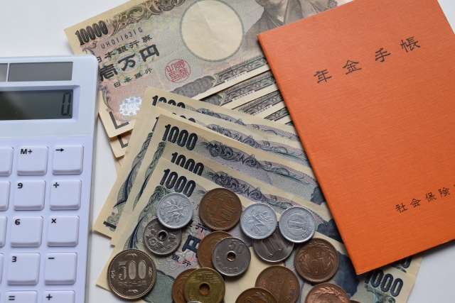 【2025年】厚生年金受給額早見表｜年収や加入年数ごとにいくらもらえるかを解説