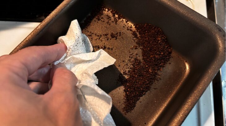 フライパンの油汚れ掃除に活用するテクニック