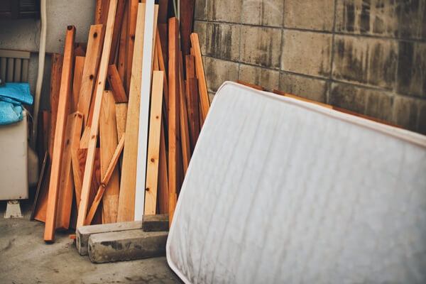 ベッドの捨て方でよくある疑問と対処法