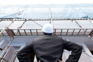 高利回り物件の裏に潜む修繕リスク…「利回り10％」に惹かれ築古アパートに投資した新米大家を待ち受ける「大規模修繕」の罠