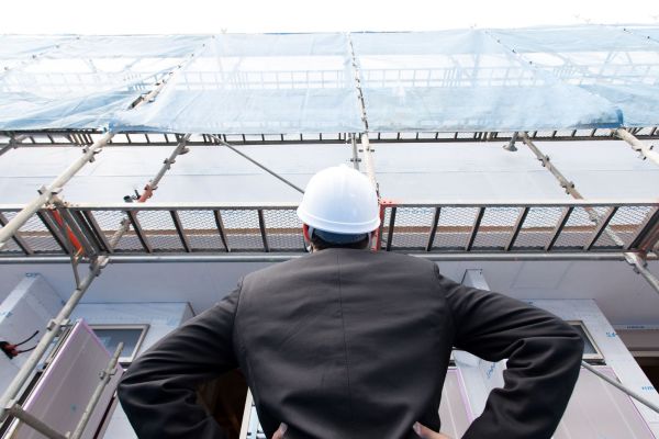 高利回り物件の裏に潜む修繕リスク…「利回り10％」に惹かれ築古アパートに投資した新米大家を待ち受ける「大規模修繕」の罠