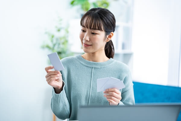 一時的な資金不足に備える「推し活ローン」との賢い付き合い方